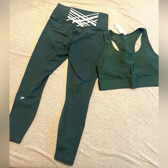 Fabletics powerhold leggings and sports bra set - Picture 1 of 6